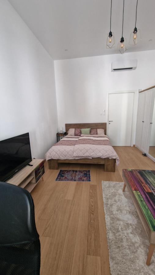 Chika Apartment Rijeka Bagian luar foto
